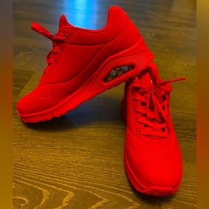 Sketchers air foam sneakers